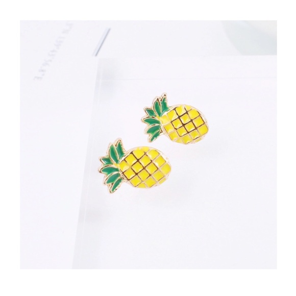 Pineapple stud earrings - Picture 2 of 3